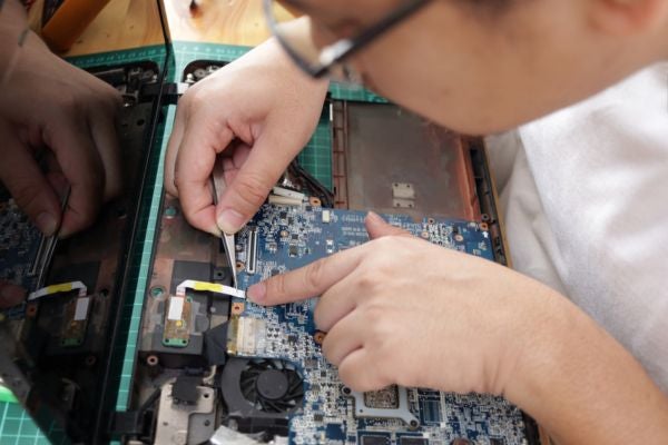 確認維修商是否提供明確的保固