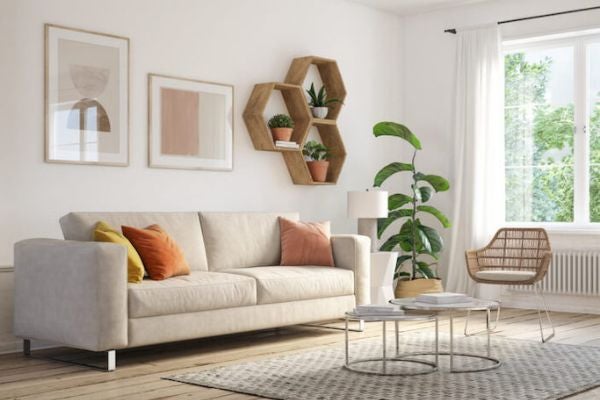 北歐風客廳設計，牆面有畫作裝飾