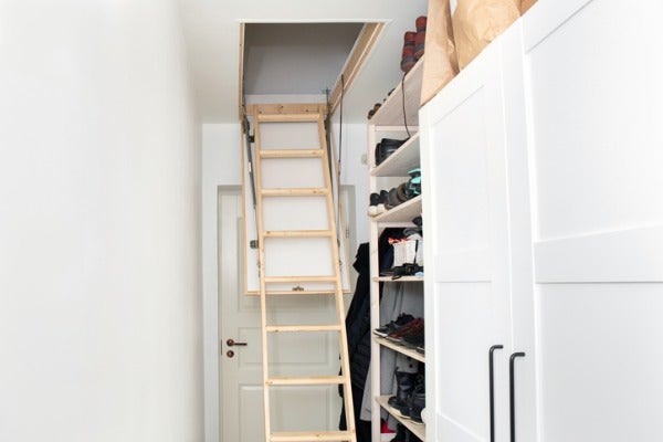 玄關處天花板收納