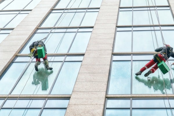 大樓玻璃外牆清潔費用