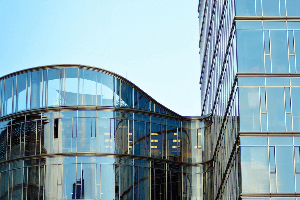 曲面玻璃帷幕大樓