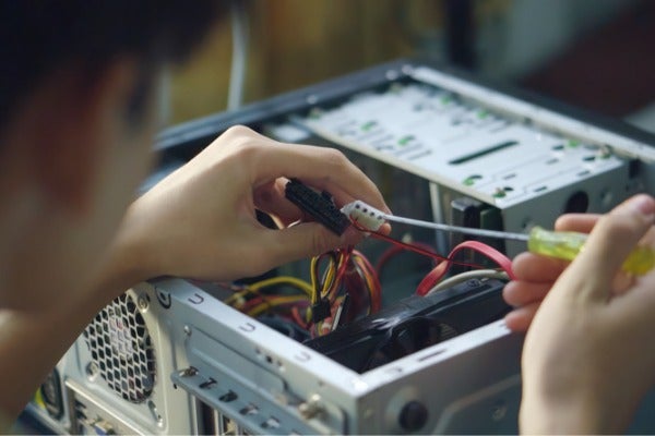 電腦維修服務有附加費嗎？