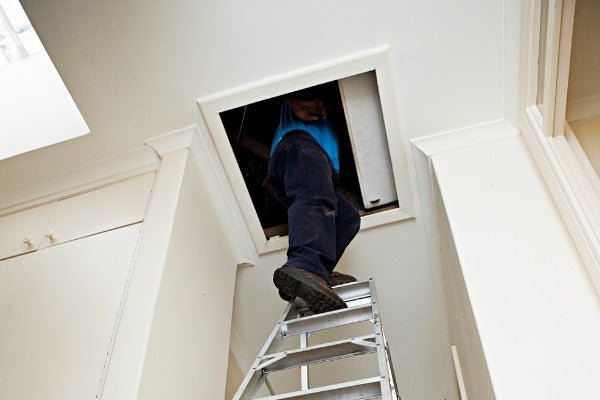 天花板收納須爬梯子