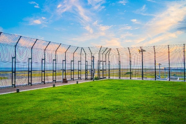 球場架設圍籬
