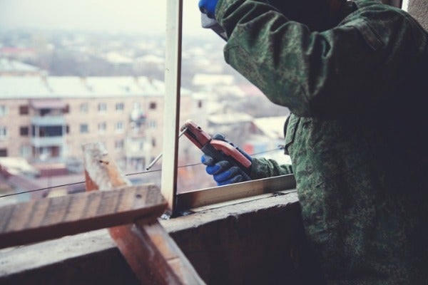 焊接師傅如何進行電焊鐵框工程？