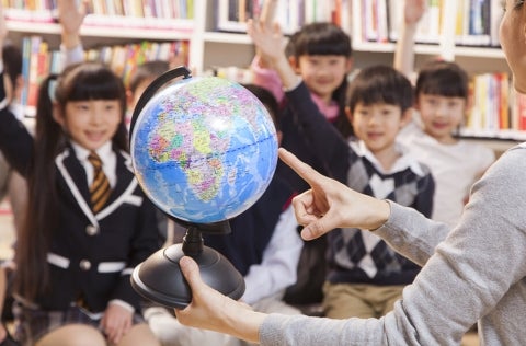 國小課後輔導老師