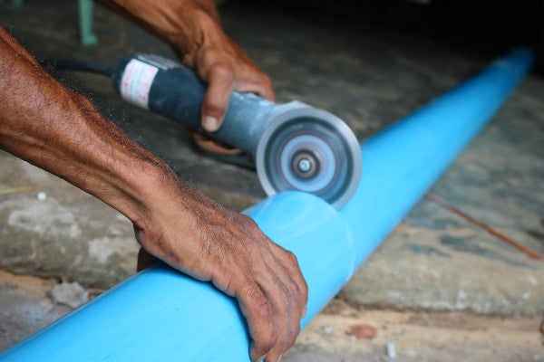 割開排糞管通水管