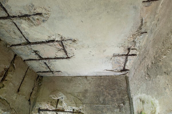 天花板鋼筋外露