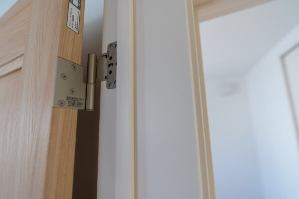 房間門的鉸鏈