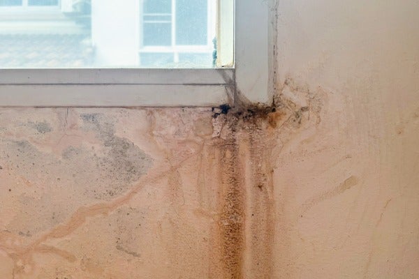 常見的外牆漏水原因：窗邊有漏水問題