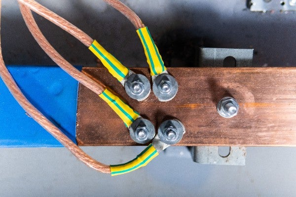 更換配電箱注意事項：接地銅排