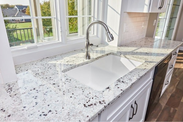 天然石材檯面（如大理石、花崗石等）