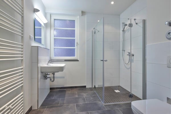 坪數太小可以安裝橫拉式淋浴拉門
