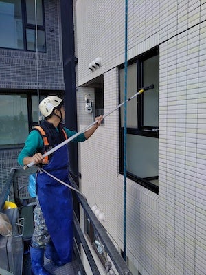 洗窗機清洗外牆照