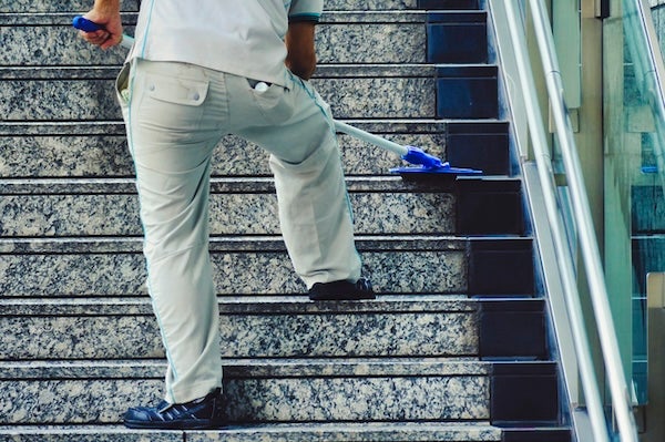 樓梯踏面清潔