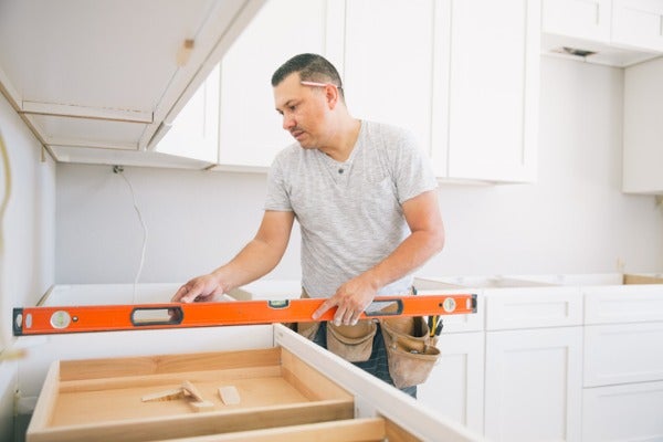 請師傅可以讓系統櫃安裝更確實