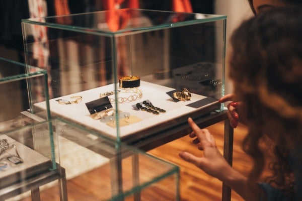 鍛鐵玻璃展示櫃