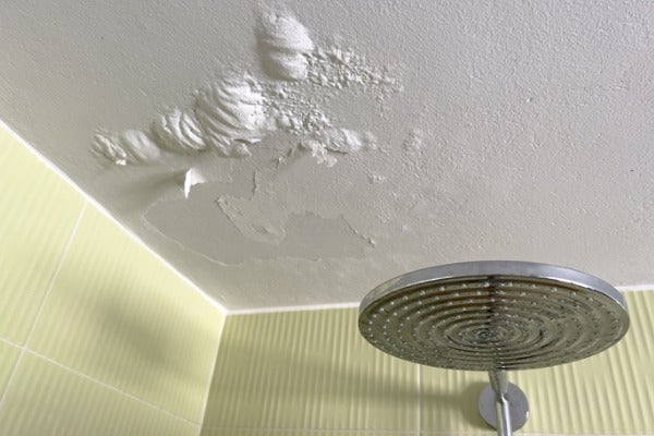 浴室天花漏水