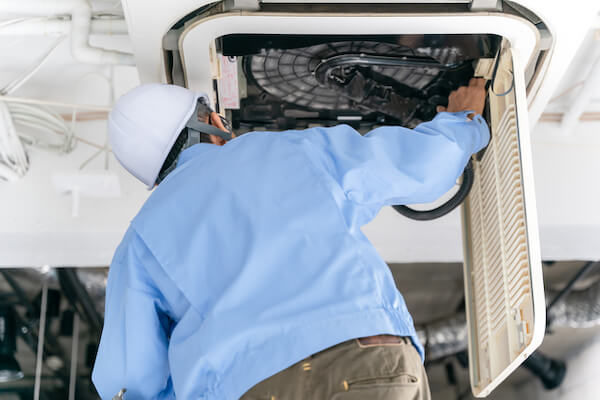 ▲全熱交換器需要請專業師傅到場維修保養