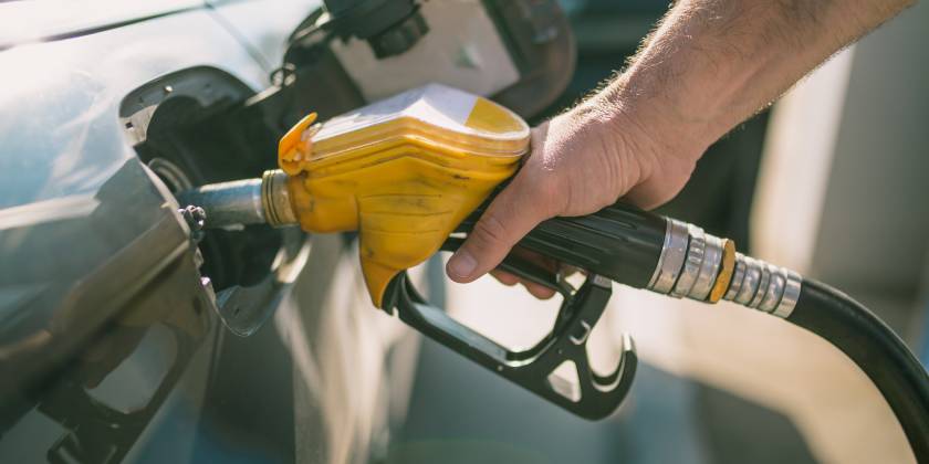 pumping fuel in car