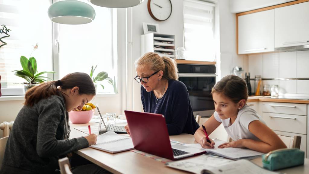 family doing tax return