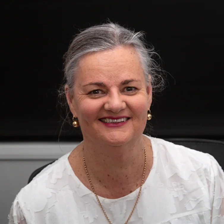 Kim Birch headshot