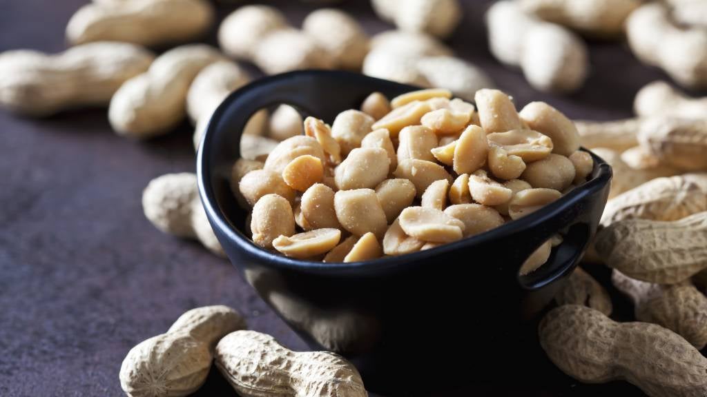 A bowl of peanuts