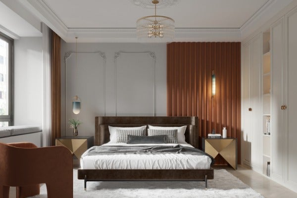 古典風臥室可在床頭鋪上裝飾用的線板，提升臥室的高貴質感