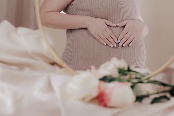 孕婦寫真穿搭指南，選擇最適合您的拍攝服裝