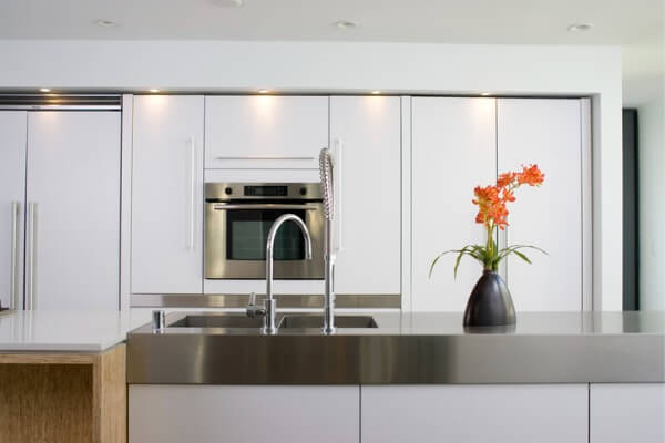 5.便於清潔的廚具表面讓空間更整潔美觀
