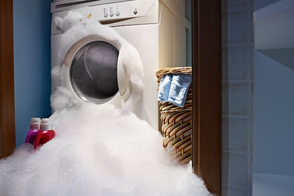 洗劑過多導致洗衣機漏水