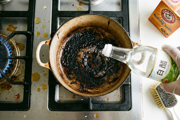 方法二:白醋煮沸清潔法