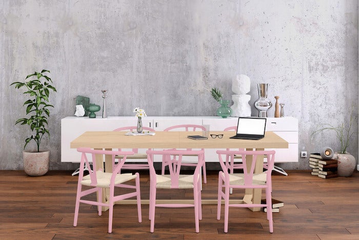 在桌椅顏色上做些變化，您的北歐風也能帶點俏皮感