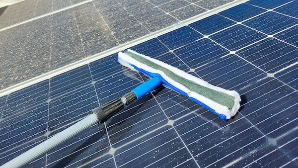 如何清洗太陽能板？