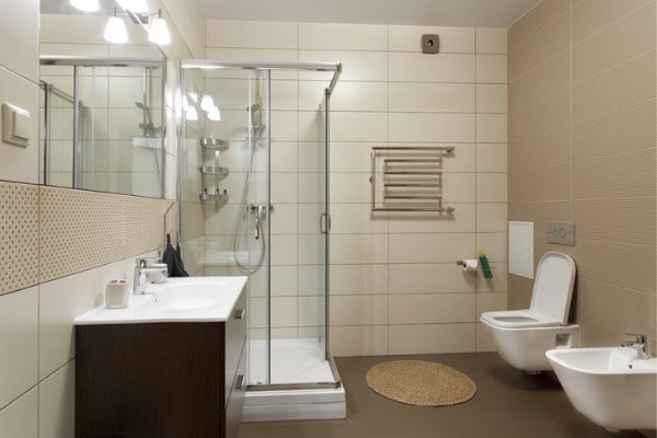▲浴室企缸的高低落差較小，能降低家居意外的發生。
