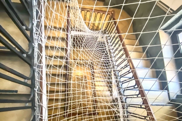 樓梯防墜網