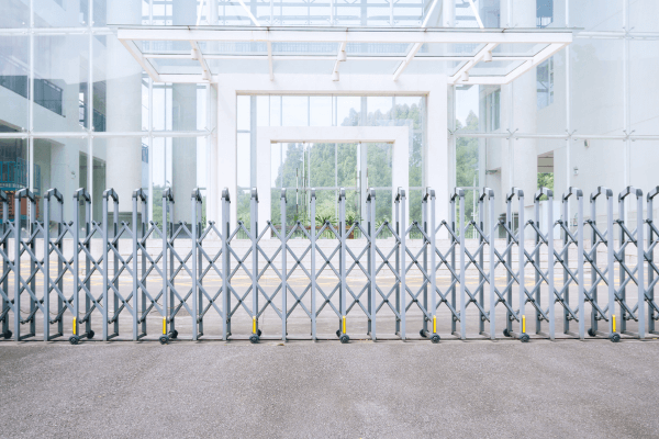 工廠或停車場伸縮門安裝費用