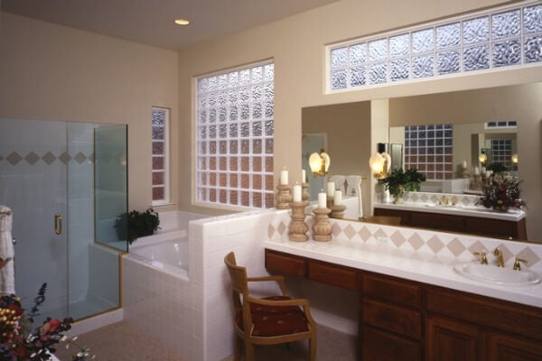 玻璃磚浴室