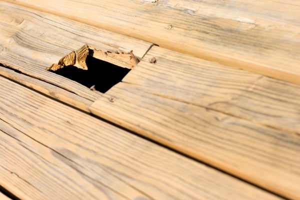 破裂的木地板